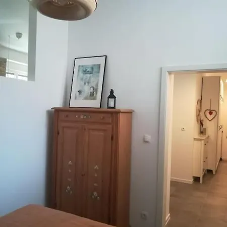 Lovely In The Center *